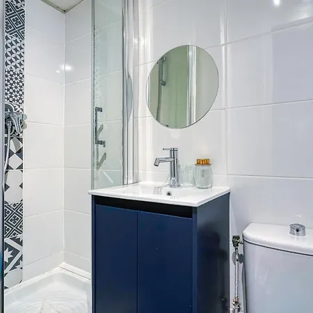 Equipe Dans Le Quartier Montparnasse パリ